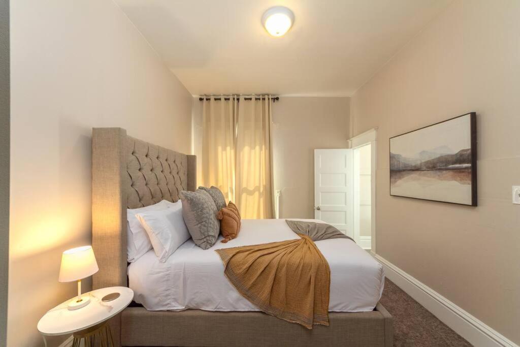 Apartment Renovated 2 Bed 2 Bath Near Arena And Downtown