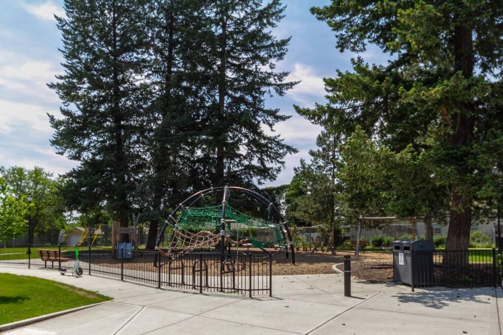 Apartment Renovated 2 Bed 2 Bath Near Arena And Downtown Spokane