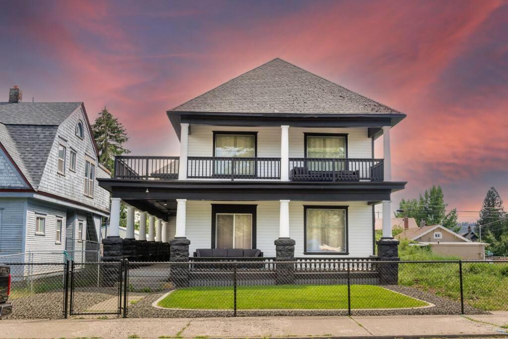 Apartment Renovated 2 Bed 2 Bath Near Arena And Downtown *