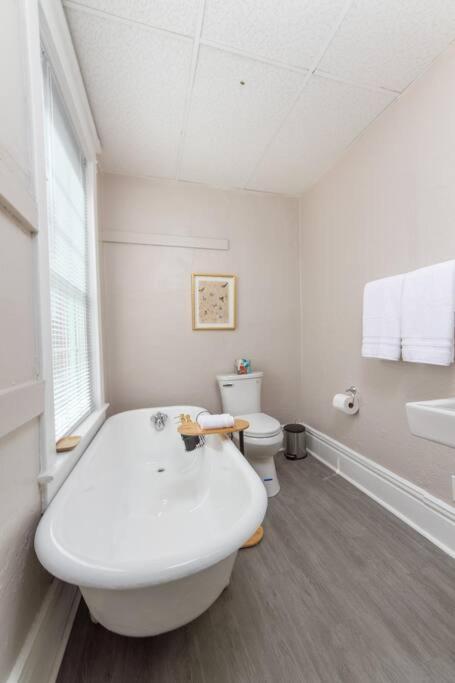 Apartment Renovated 2 Bed 2 Bath Near Arena And Downtown Spokane