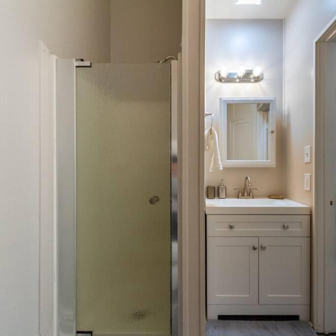 Renovated 2 Bed 2 Bath Near Arena And Downtown * Spokane